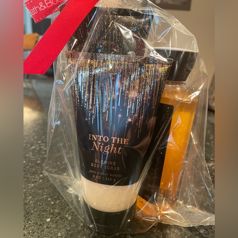 Into the night gift set